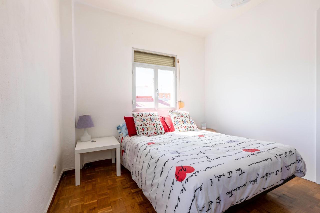 Linda Estancia Entre El Centro Y El Aeropuerto Apartment Madrid Bagian luar foto